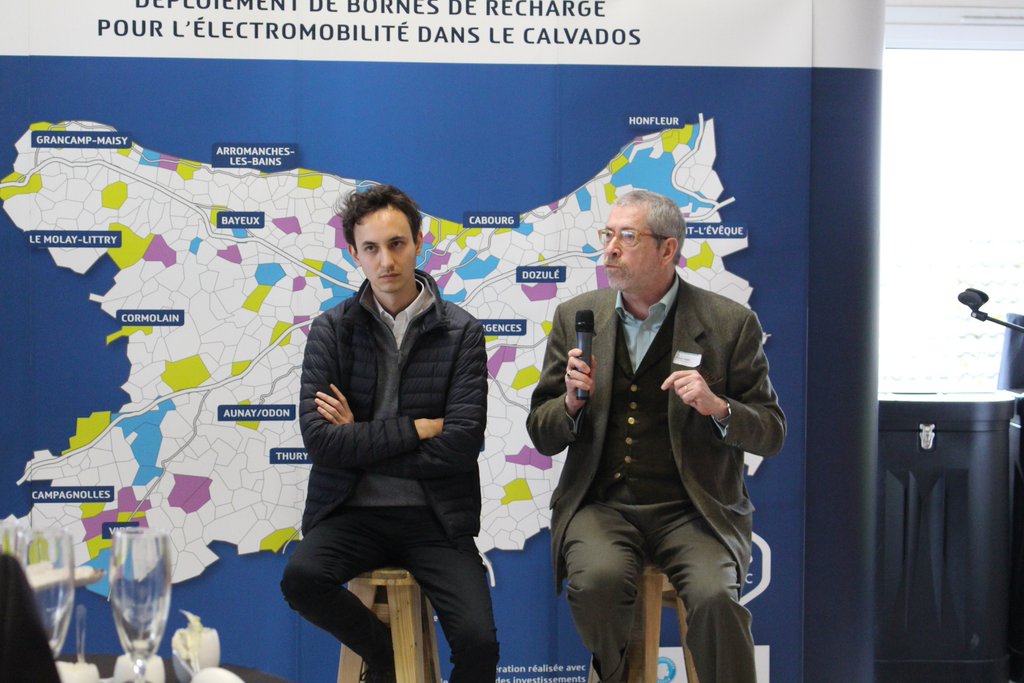 Édouard Vallet et Jacques Favier présentent les blockchain